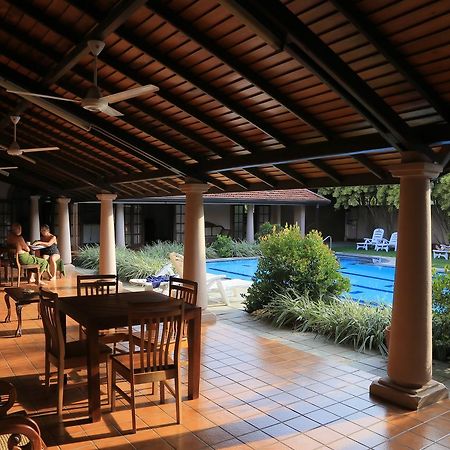 Tropical Villas Negombo Exterior foto