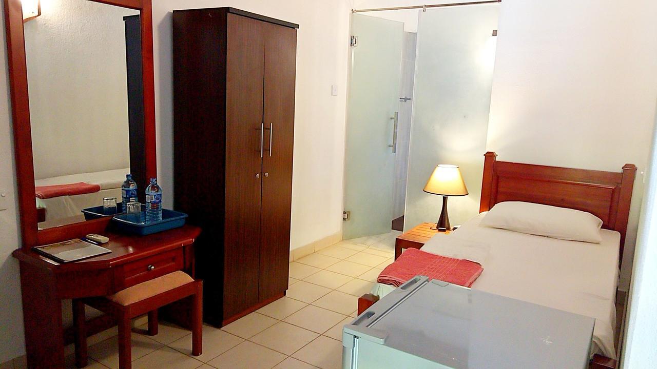 Tropical Villas Negombo Exterior foto