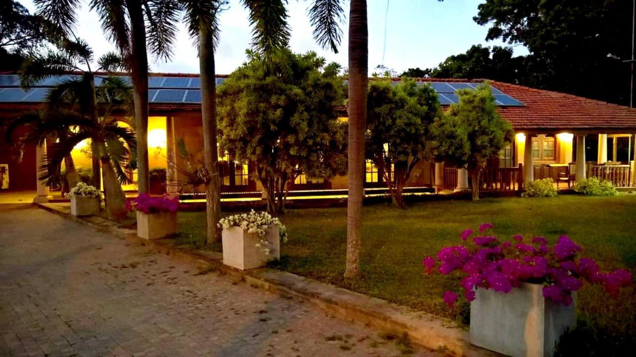 Tropical Villas Negombo Exterior foto